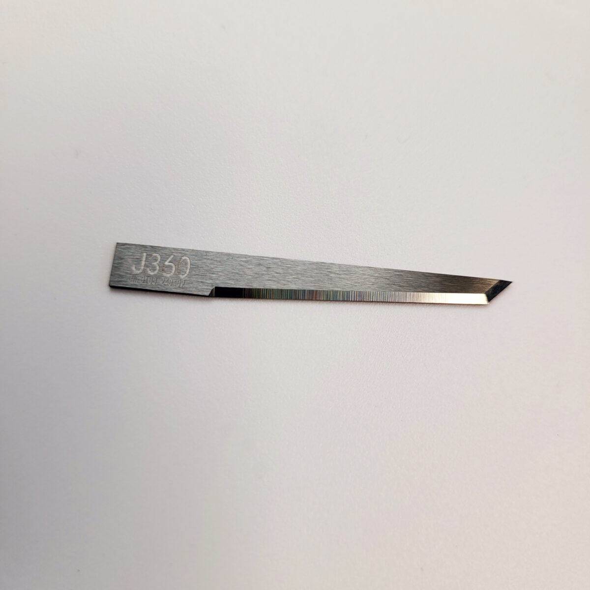 J360 Electronic Oscillating Tool Blade Specifications - Length 48mm, Width 5.5mm, Thickness 0.64mm, Max. Depth 33mm, Angle 4°