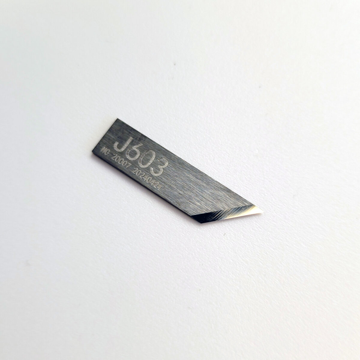 J603 Specifications
- Length 22mm, Width 5.5mm, Thickness 0.64mm, Max. Depth 5mm, Angle 45°